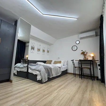 Apartment Next To The Sea, Center